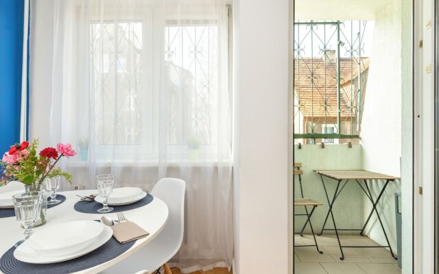 Apartment With Balcony by Renters