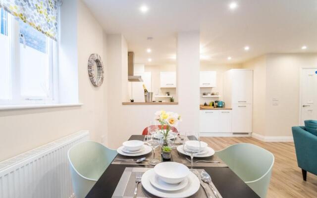 South Quay Apartment