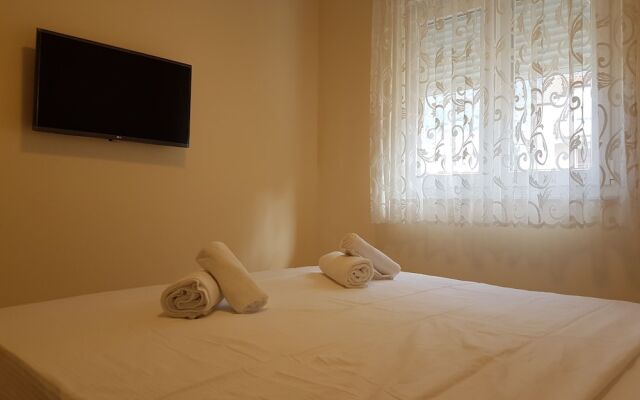 Apartments Leone