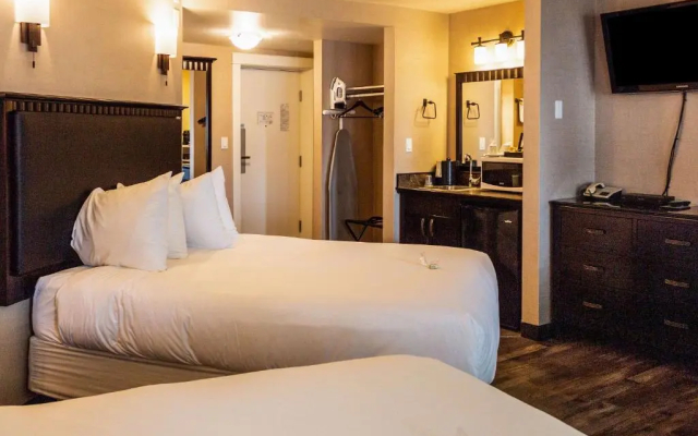 Coast Penticton Hotel