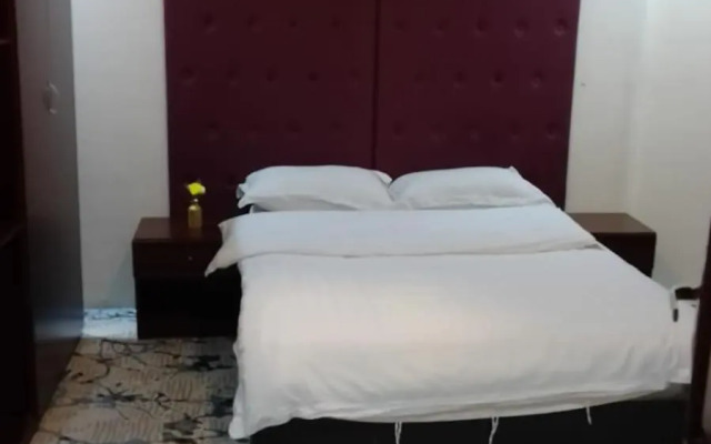 Desert Rose Hotel