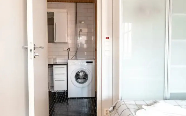 2ndhomes Stylish 1BR Apt w Sauna&Balcony