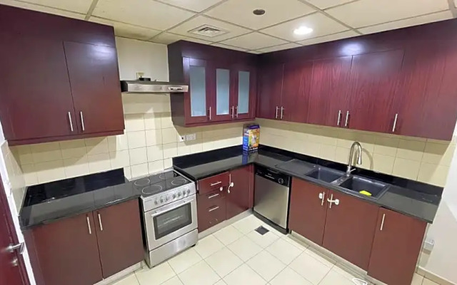 Хостел Business Backpackers JBR