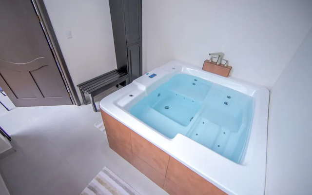 Serenity Hotel & Villas