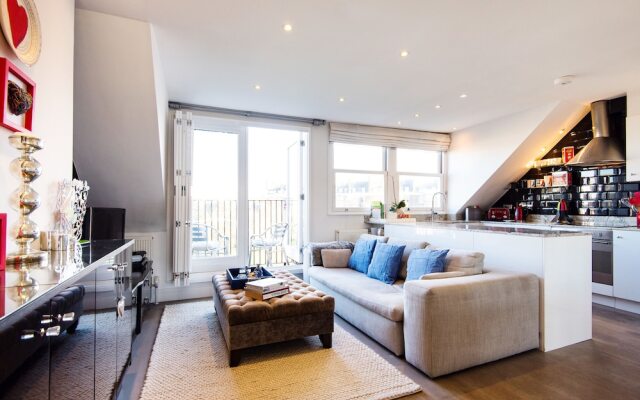 Balcony Apartment In Little Venice