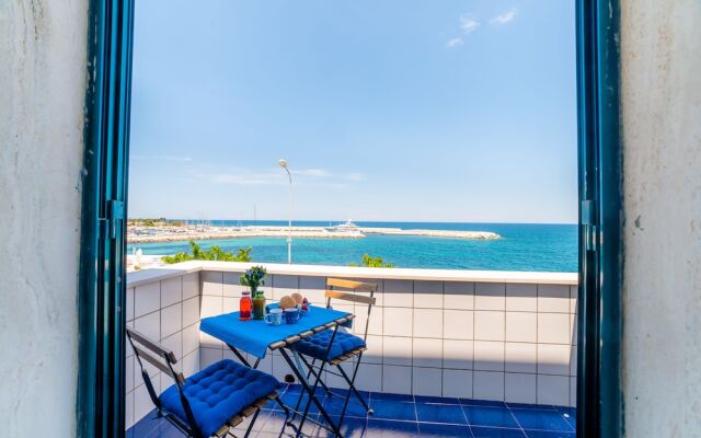 Balconcino Sul Mare