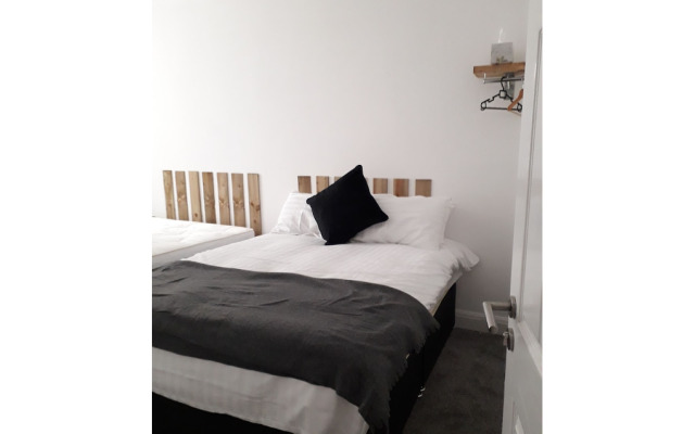Molyneux Apartments
