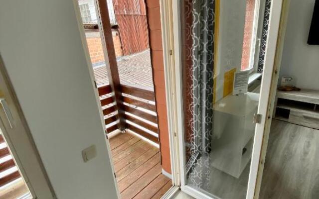 Apartment 2P. Balkon Zentral 1.4