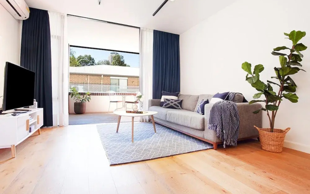Stylish Studio With Balcony Near Darling Square