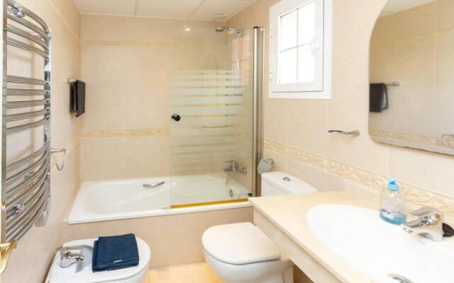 8-Beautiful Villa, Las Lomas de Cabopino, Marbella