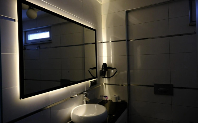 Esin Hotel