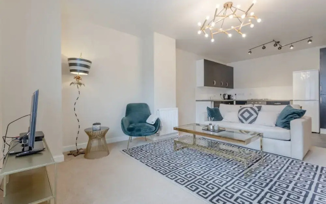 Spacious and Central Flat Near Regent's Park