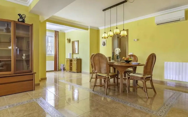 Charming Holiday Home in Calpe With Barbeque
