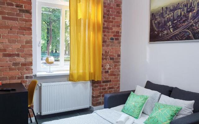 Pokój prywatny ze smartTV, NETFLIXem i antresolą