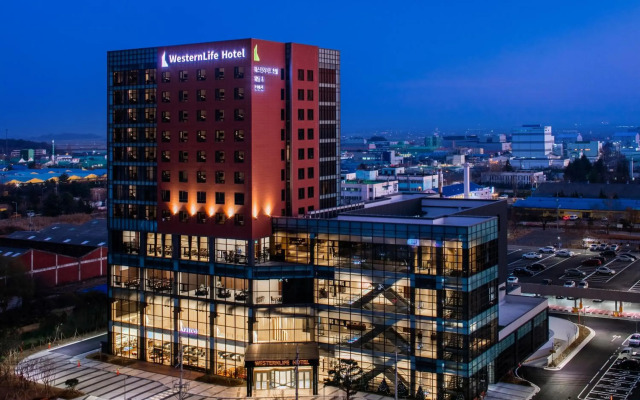 WesternLife Hotel