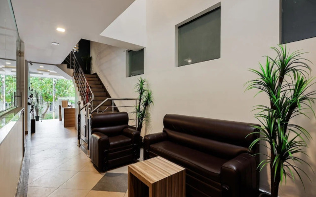 SilverKey Executive Stays 46147 The Mirage Residency