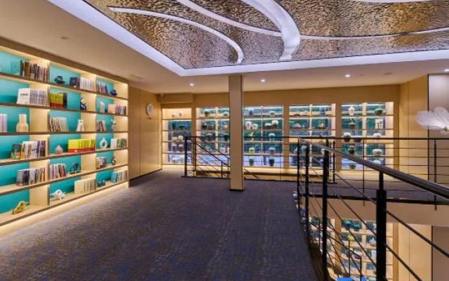 GINLAN JIA Chongwen Impression Hotel (Nantong University Town Yuanyong Plaza)