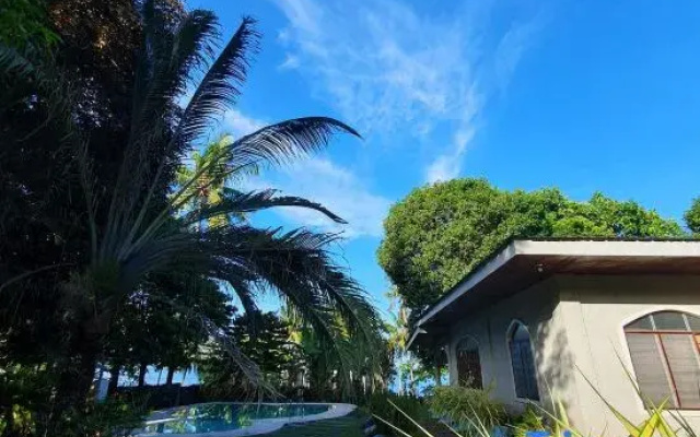 Exclusive Beachfront Vacation House with Pool