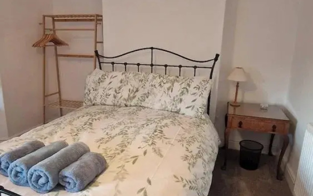 Stylish 2-bed House in Stamford Town Centre