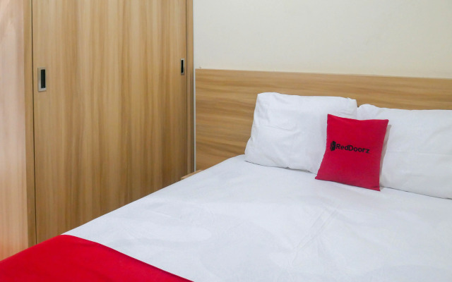 RedDoorz near Jombor Bus Station