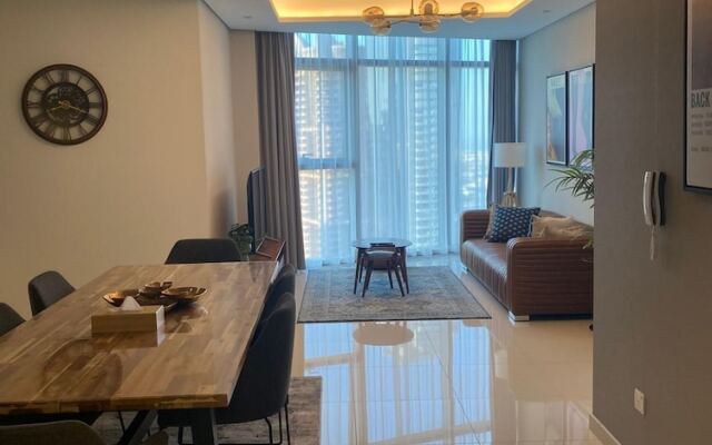 Gorgeous 2 Br in Paramount