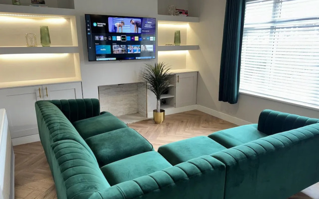 Impeccable 3-bed House in Walsall
