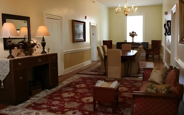 Hale Springs Inn