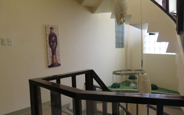 Rovic's Tourist Hotel