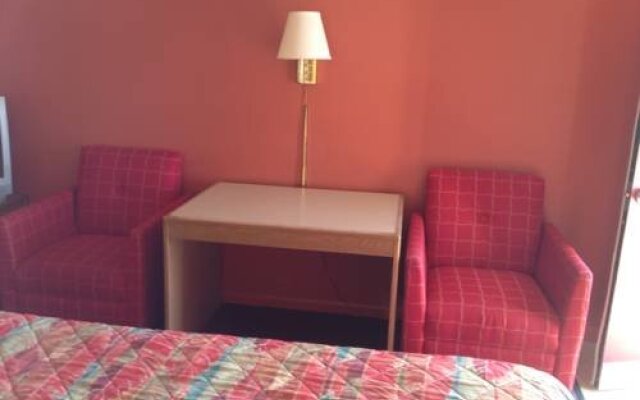 Knights Inn Springfield