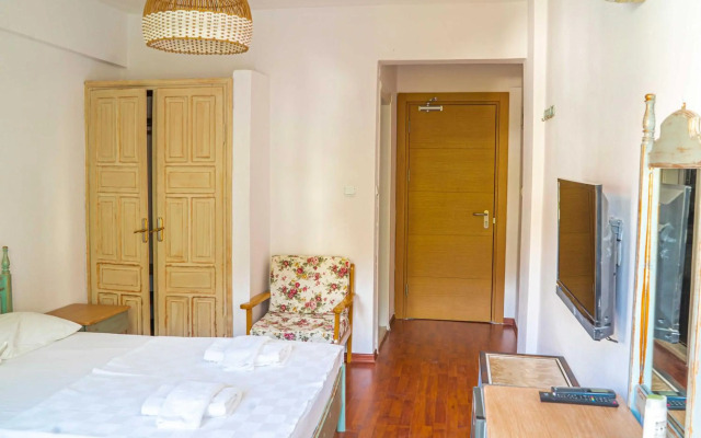 Diplomat Hotel