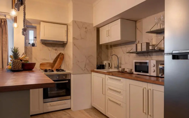 Bagheera and Mowgli in Bucure ti