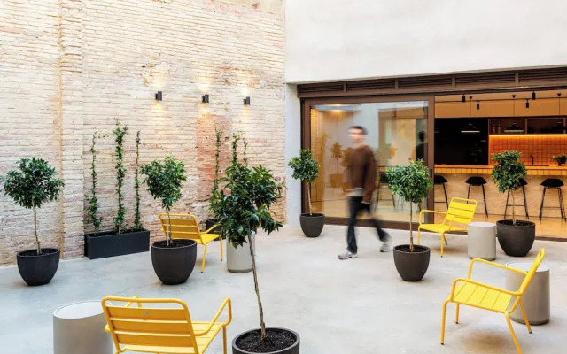Colo Colo. The Smart Hostel Valencia