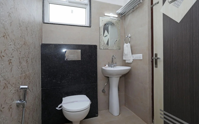 OYO 10249 Hotel Gurukripa