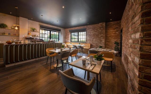 OPHELIA Lounge Restaurant Hotel