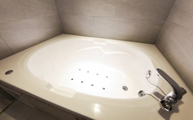 Central Person Hotel Pyeongtaek