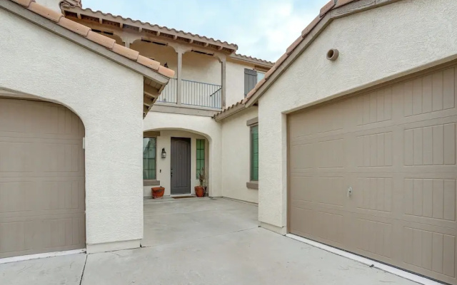 Pool, Views & Ample Space! Sunny Goodyear Retreat