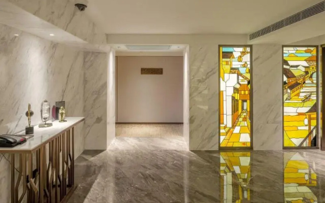 Donghu Collection Hotel