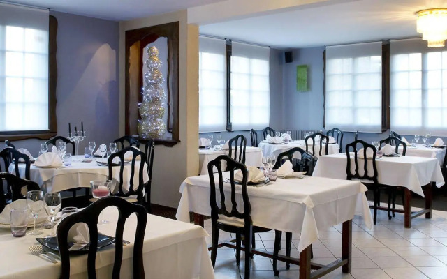 HOTEL Les Peyrières