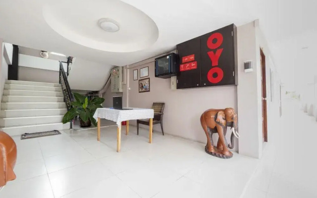 OYO 75329 Phensri Apartment