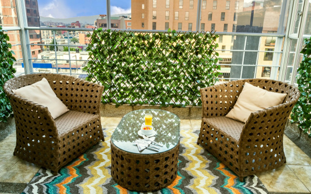 Hotel Regency Suites La Feria