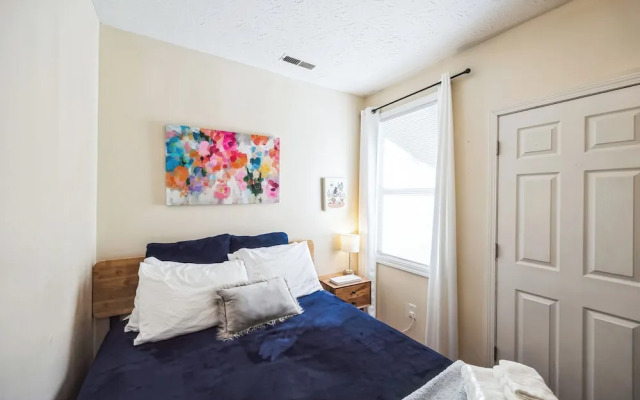 Cozy 2 Bedroom Getaway