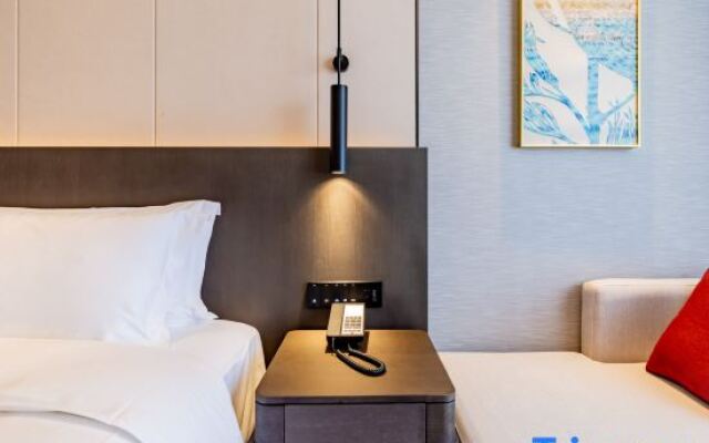 Ramada Bayonne Hotel