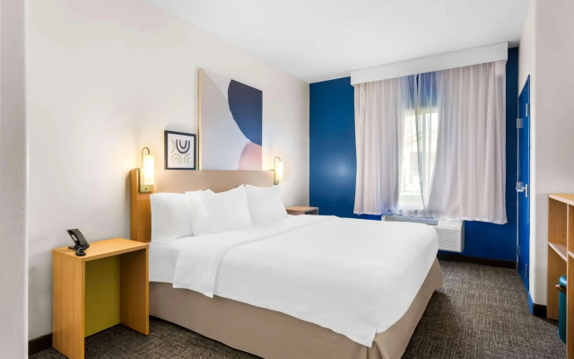 Spark by Hilton Pearland