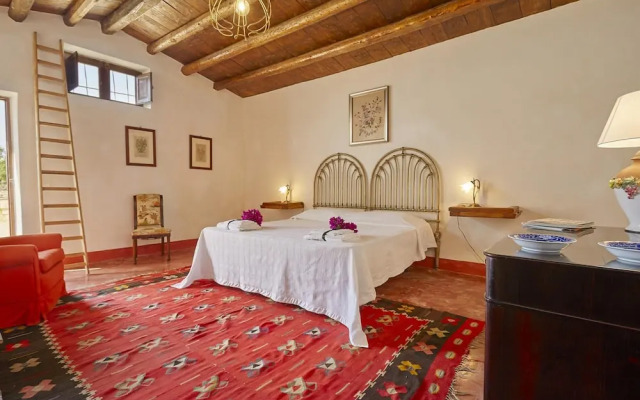 Casale Monte Kronio by Wonderful Italy