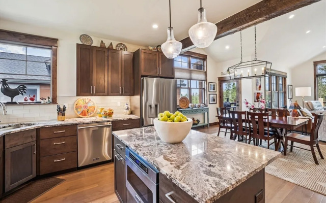 Breck Mountain Getaway 4 Bedroom Home