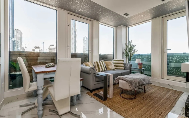 Canary Wharf Retreat With Free Secure Parking