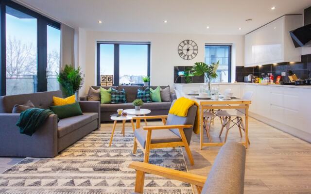 Family & Large Groups- 3x Bed Apartment in London