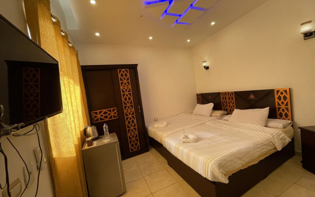 Sahara Pyramids Inn