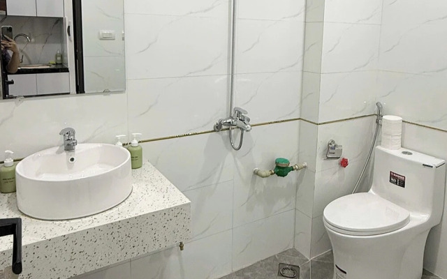 Hera West Lake Apartment