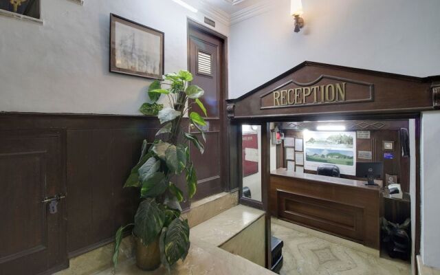 Oyo 26837 Hotel White House